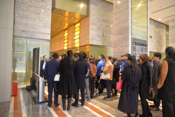 重庆新任团组织负责人走进国贸中心现场学习