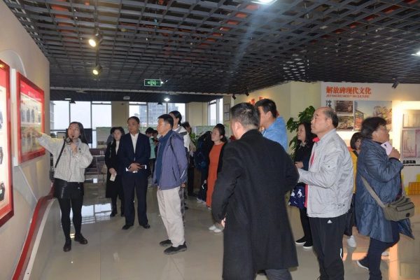上海静安区社会组织党建人才到国贸中心交流学习