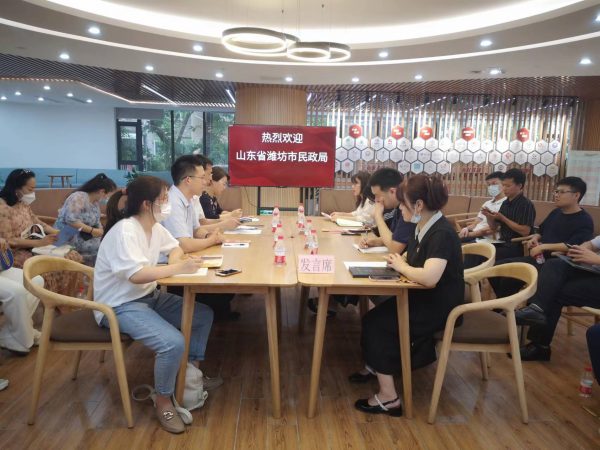 潍坊市民政局携社会组织代表莅临渝中区交流